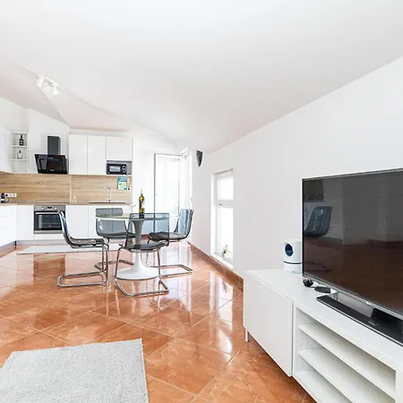 2 Bedroom Amazing Apartment In Okrug Gornji * Trogir