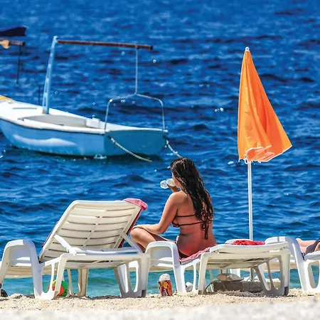 Awesome In Okrug Gornji Apartman