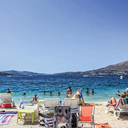 Awesome In Okrug Gornji *