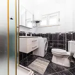 Awesome In Okrug Gornji Apartament Trogir